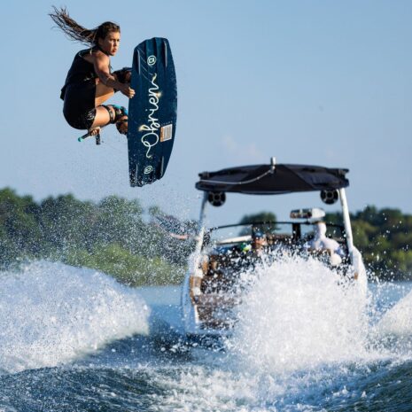 O'Brien Spark Wakeboard - 137 Blank 3 O'Brien Spark Wakeboard - 137 Blank