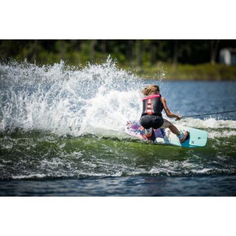 Connelly 131 Wild Child Ladies Wakeboard 3 Connelly 131 Wild Child Ladies Wakeboard With Optima Bindings