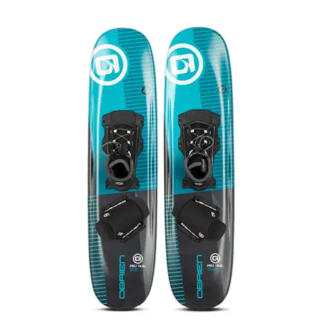 Obrien Pro Trac Trick Skis W Z9 Bindings Featured 01 Top and base view of the O'Brien Pro Trac Trick Skis with Z-9 Bindings, featuring a short, wide shape in teal and black.