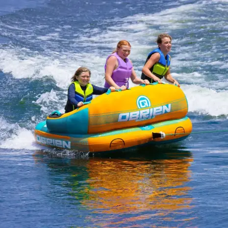 O’Brien 2026 Barca 3 Boat Tube - Lifestyle 4 O’Brien 2026 Barca 3 Boat Tube - on-water lifestyle image