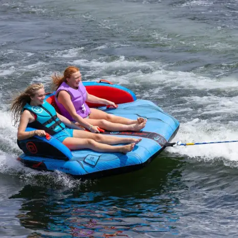 O’Brien 2026 Specter 2 Boat Tube – Lifestyle 5 O’Brien 2026 Specter 2 Boat Tube – on-water lifestyle image
