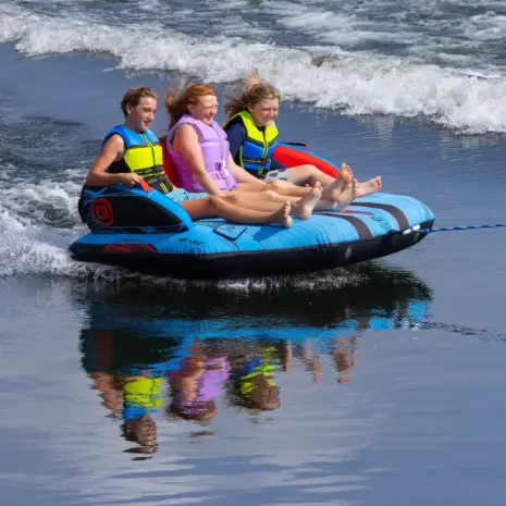 O’Brien 2026 Specter 3 Towable Tube - Lifestyle 4 O’Brien 2026 Specter 3 Towable Tube - on-water lifestyle image