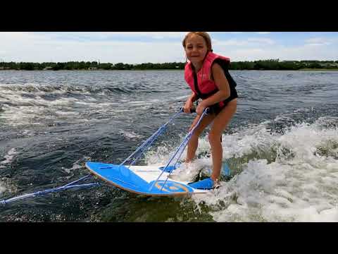 O’Brien 2026 Platform Trainer Waterski – Red/Blue 1 O'Brien Platform Trainer Water Skis — video preview
