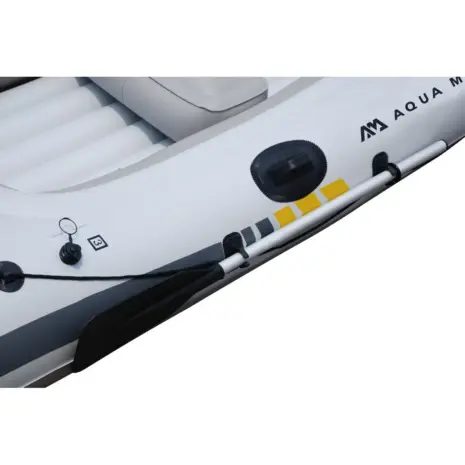 Aqua Marina MOTION - close-up of the side handle and oar Aqua Marina MOTION - close-up of the side handle and oar